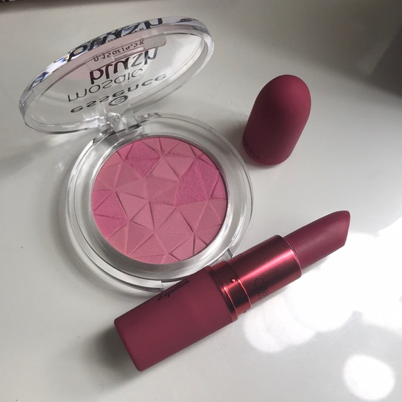 Beauty Creations Other - Matte Lipstick & Blush set